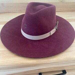 Charlie 1 Horse fashion hat